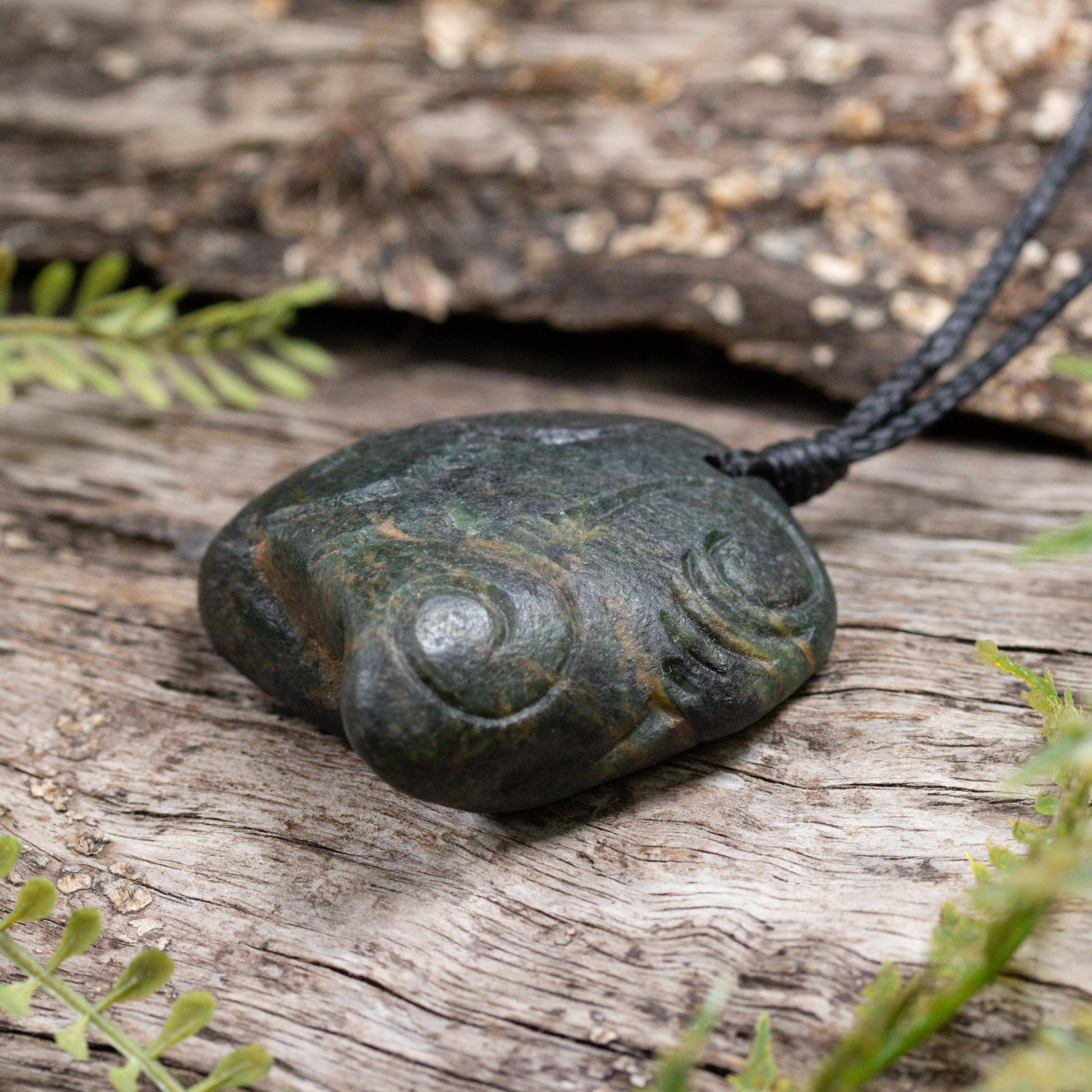 NZ Serpentine Small Freeform Pendant