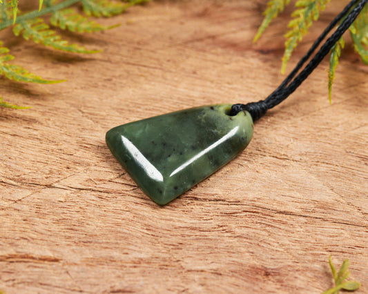 NZ Greenstone XSmall Freeform Toki Pendant (BN743) Hapopo Pounamu