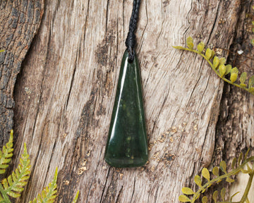 NZ Greenstone Small Freeform Toki Pendant (BN746) Kawakawa Pounamu