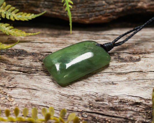 NZ Greenstone XSmall Freeform Toki Pendant (BN728) Hapopo Pounamu