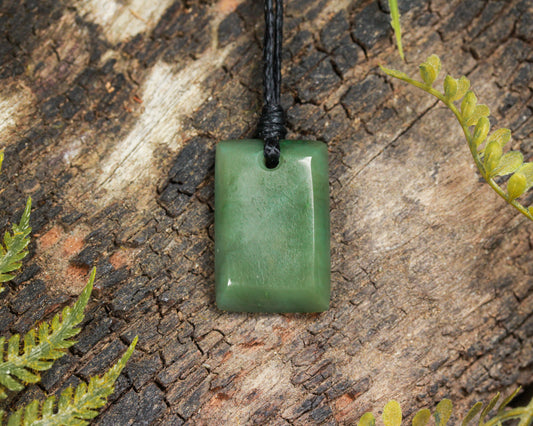 NZ Greenstone XSmall Freeform Toki Pendant (BN733) Inanga Pounamu