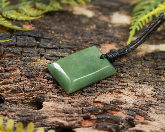 NZ Greenstone XSmall Freeform Toki Pendant (BN733) Inanga Pounamu