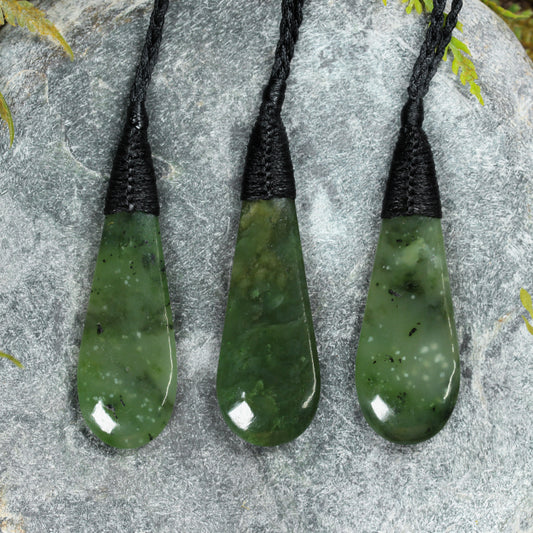 NZ Greenstone Small Roimata Pendant (BW593) Hapopo Pounamu