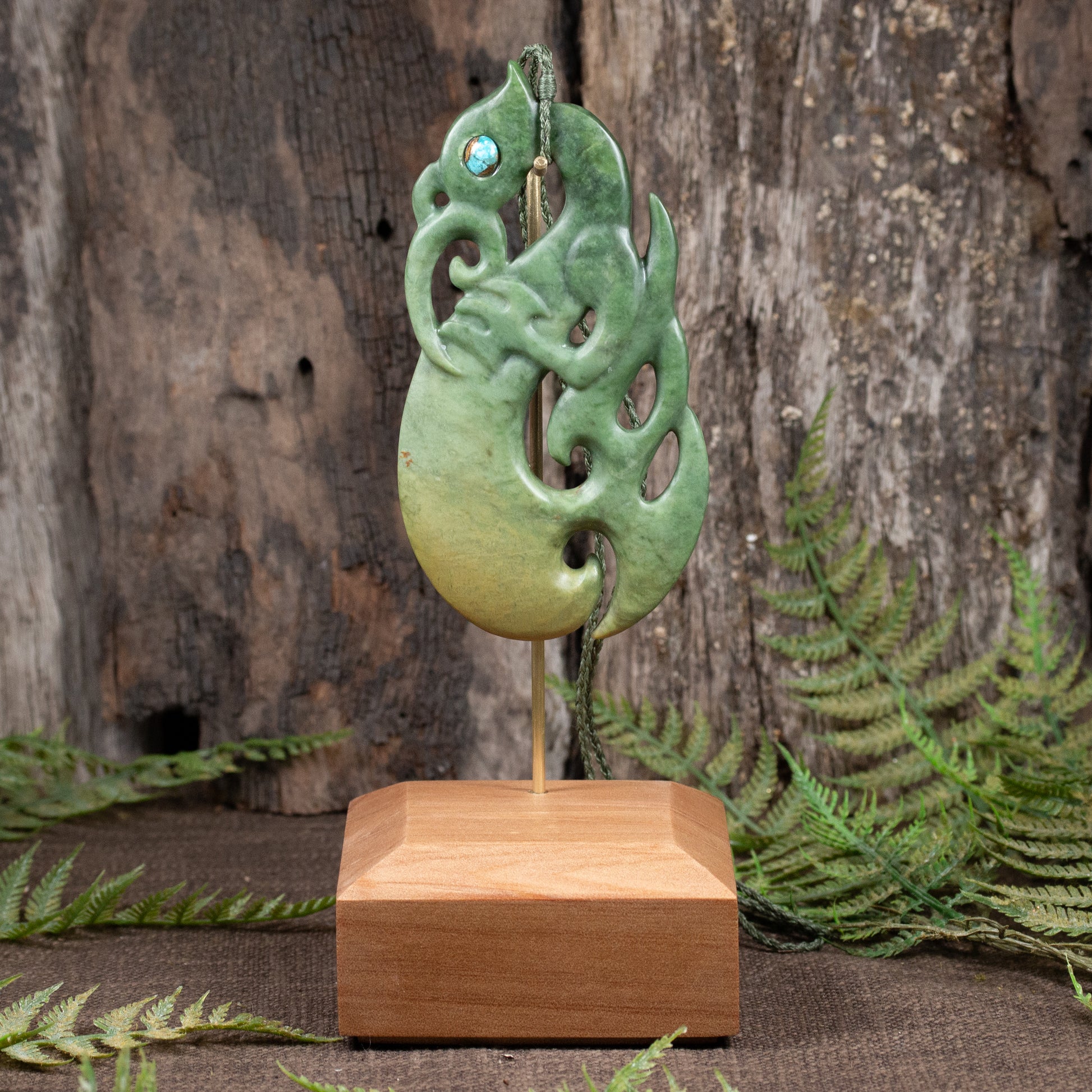 NZ Greenstone XXLarge Manaia Pendant with Stand Raukaraka Pounamu