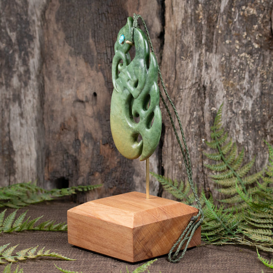 NZ Greenstone XXLarge Manaia Pendant with Stand Raukaraka Pounamu