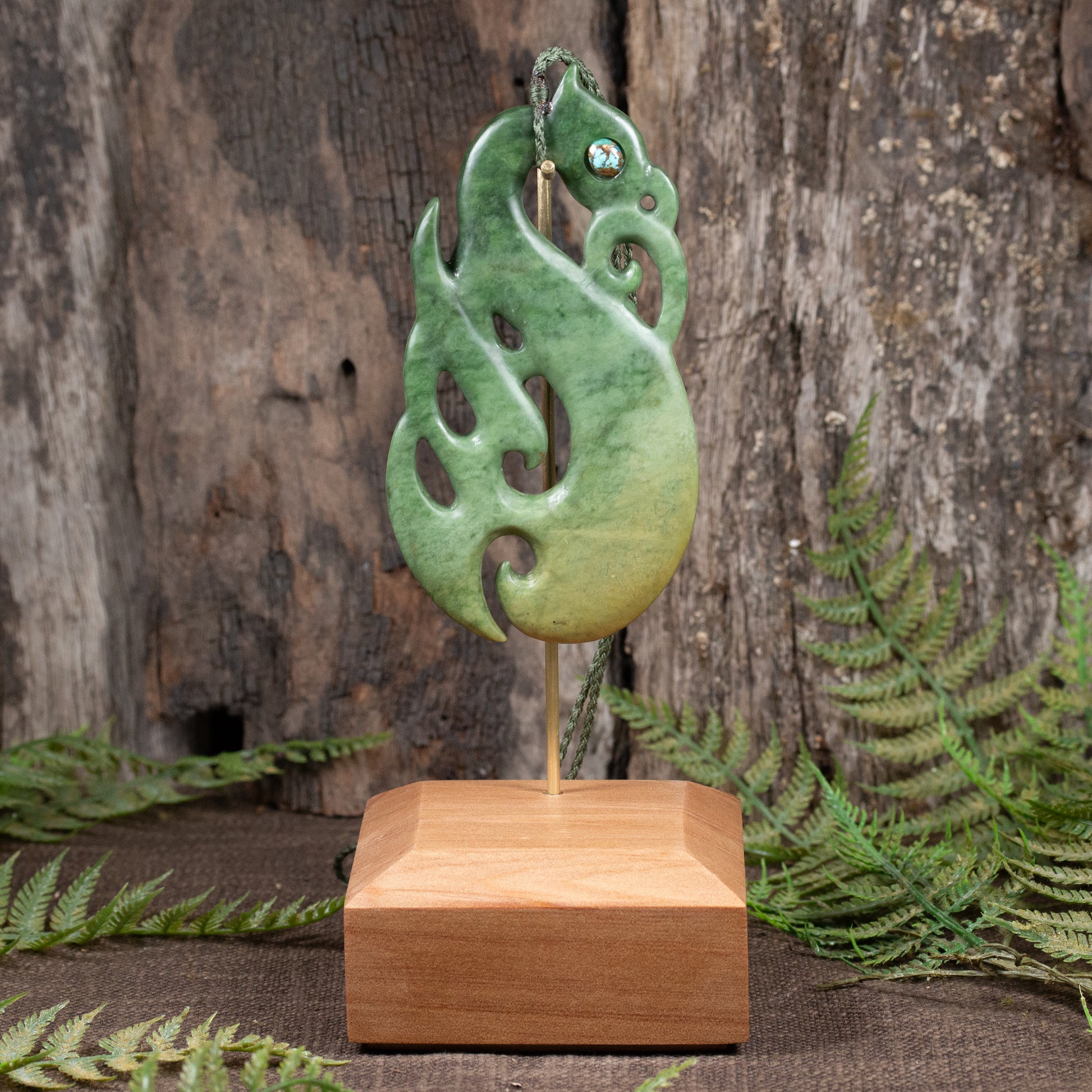 NZ Greenstone XXLarge Manaia Pendant with Stand Raukaraka Pounamu