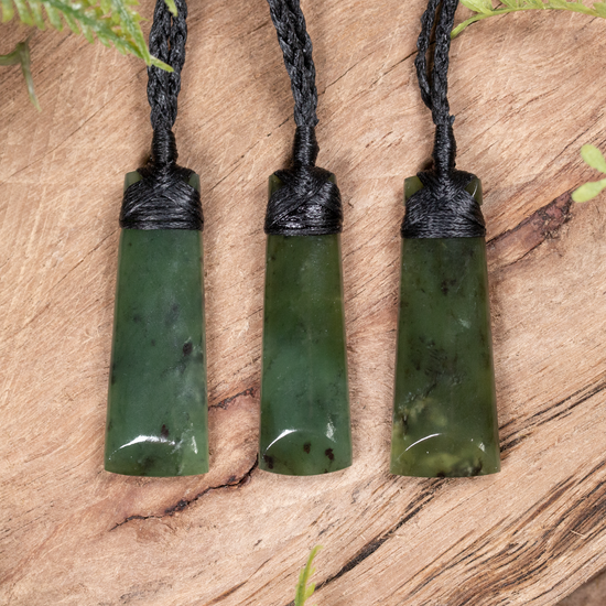 NZ Greenstone XSmall Toki Pendant Rimu Pounamu