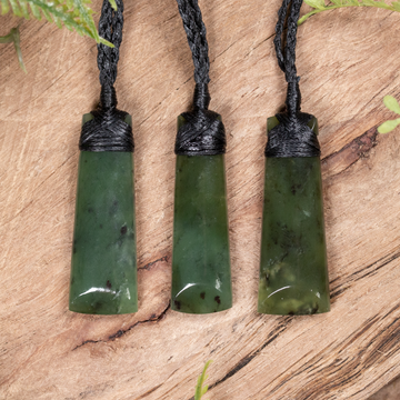 NZ Greenstone XSmall Toki Pendant Rimu Pounamu