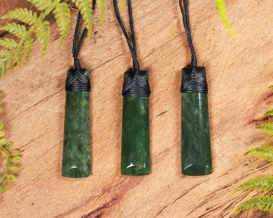 NZ Greenstone Small Toki Pendant (BN916) Kawakawa Pounamu