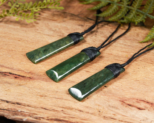NZ Greenstone Small Toki Pendant (BN916) Kawakawa Pounamu