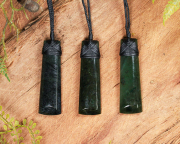 NZ Greenstone Small Toki Pendant (BN918) Kawakawa Pounamu