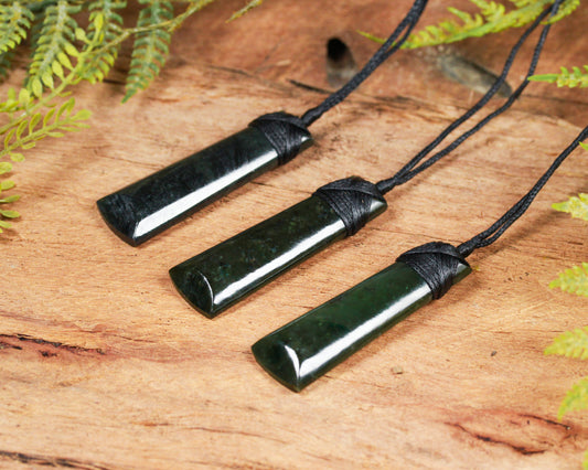 NZ Greenstone Small Toki Pendant (BN918) Kawakawa Pounamu