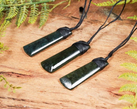 NZ Greenstone Small Toki Pendant (CA678) Rimu Pounamu