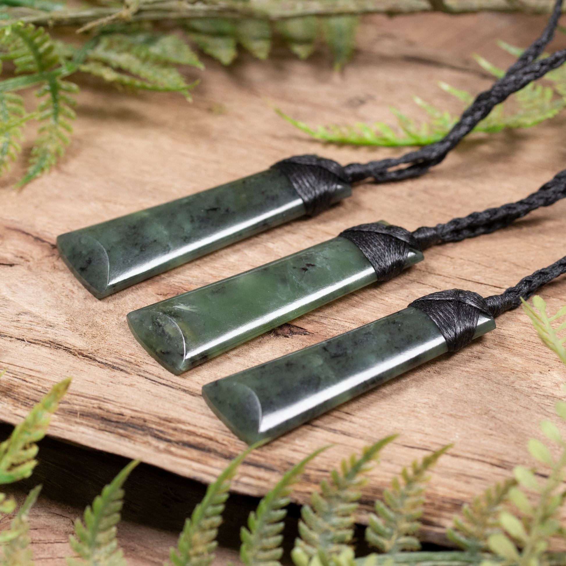 NZ Greenstone Small Toki Pendant Rimu Pounamu
