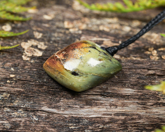 NZ Greenstone XSmall Freeform Pendant (BE571) Hapopo Pounamu