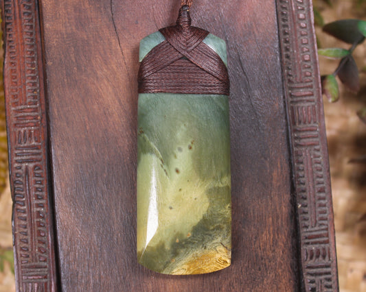 Flower Jade Pounamu Toki