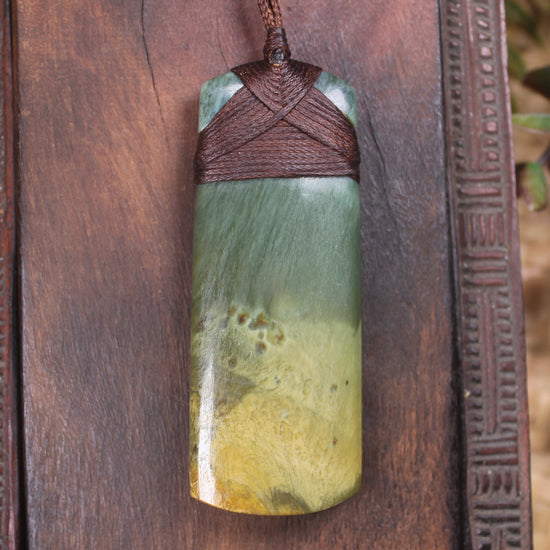Flower Jade Pounamu Toki