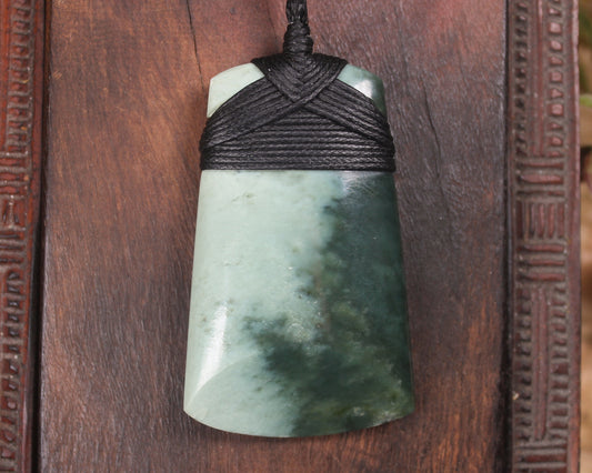 Inanga Pounamu Toki
