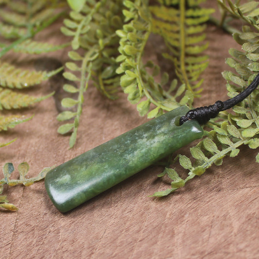 Hapopo Pounamu Toki - NZ Greenstone
