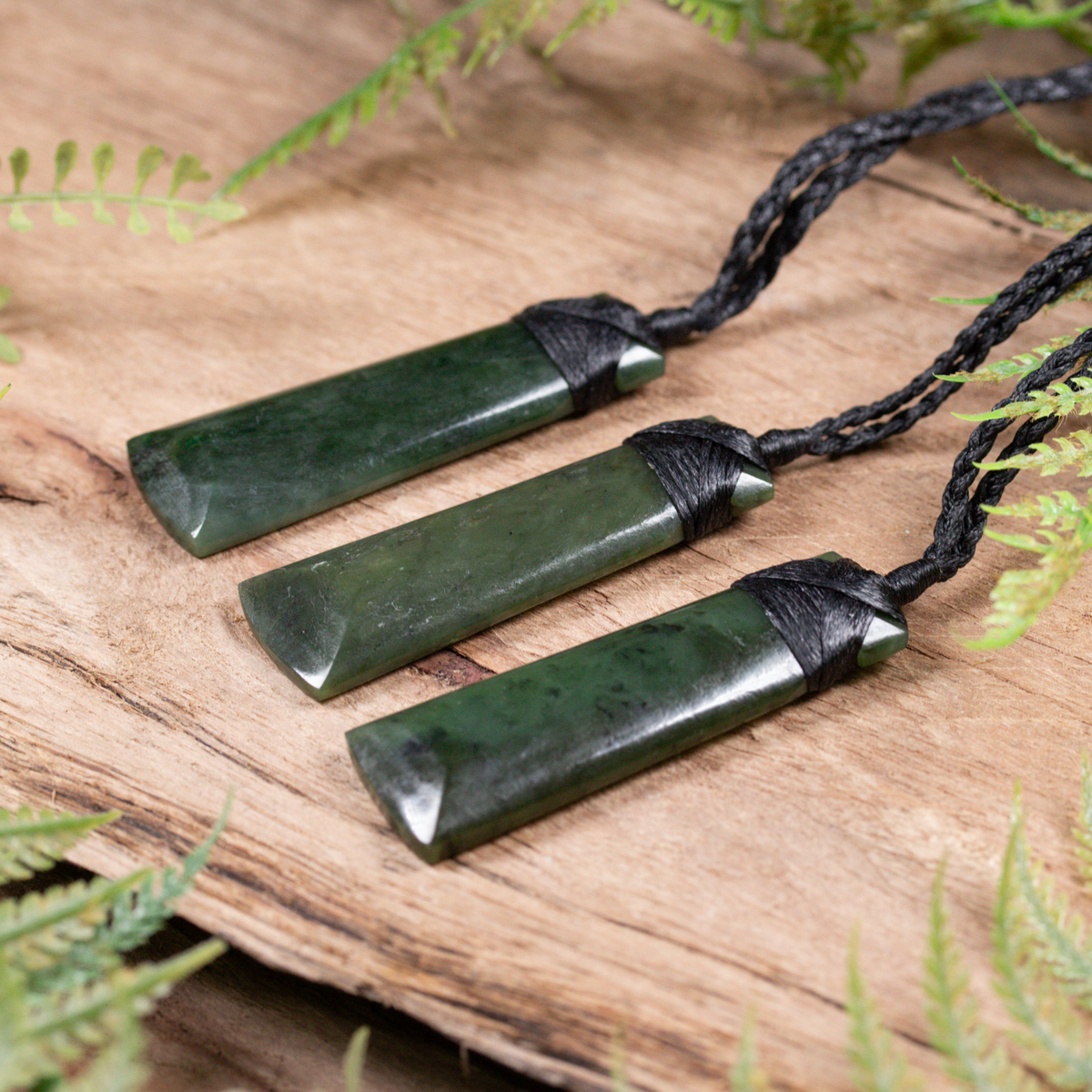 NZ Greenstone Small Toki Pendant Rimu Pounamu