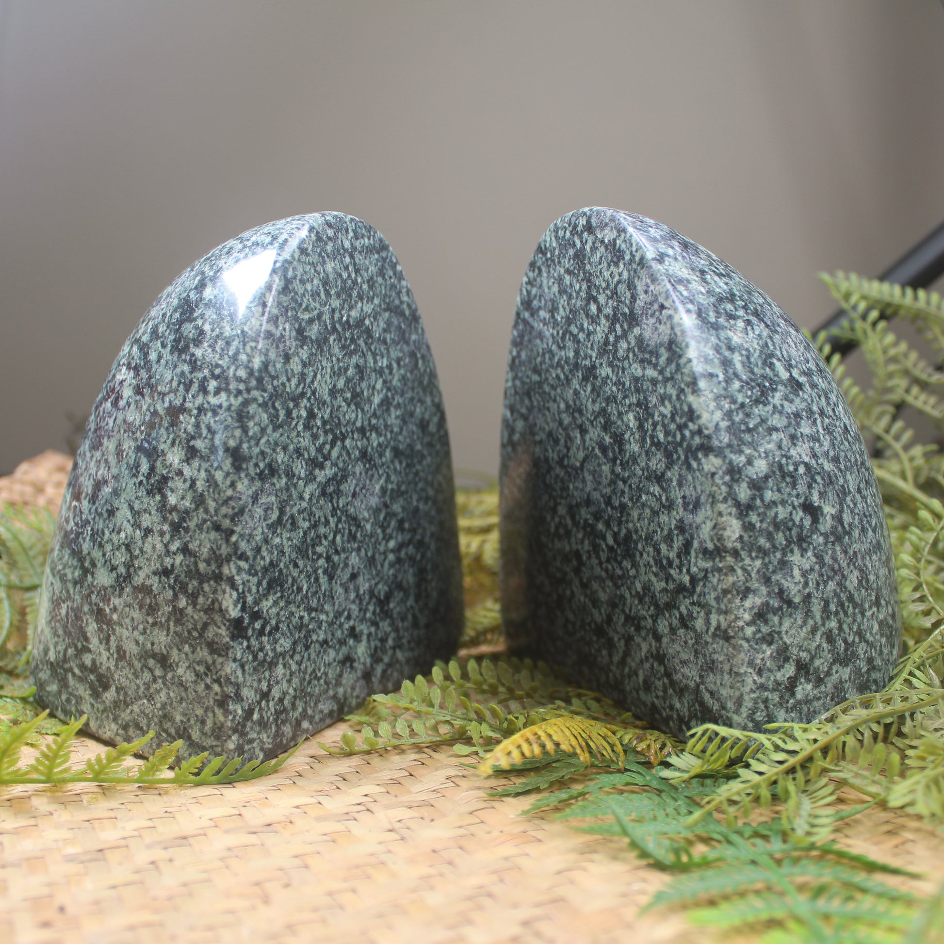 NZ Serpentine Book Ends