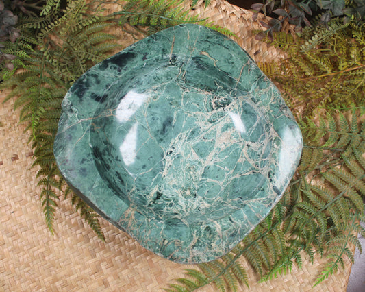NZ Serpentine Bowl
