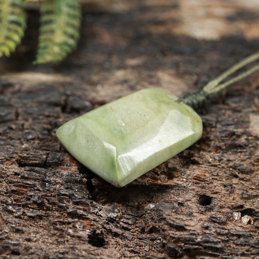 NZ Greenstone XSmall Freeform Toki Pendant (BP304) Hapopo Pounamu