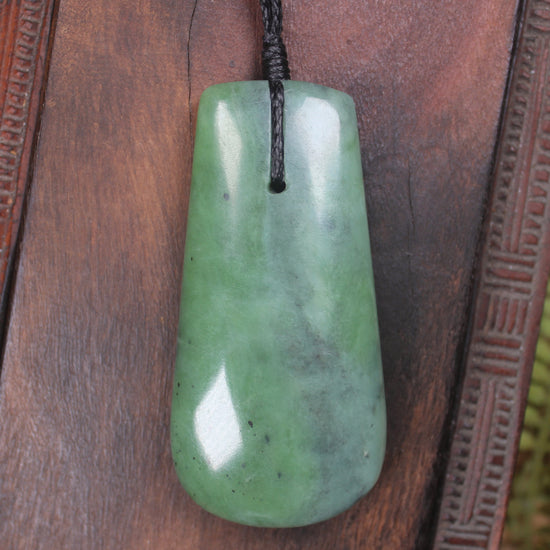 Roimata Teardrop carved from Inanga Pounamu - NZ Greenstone