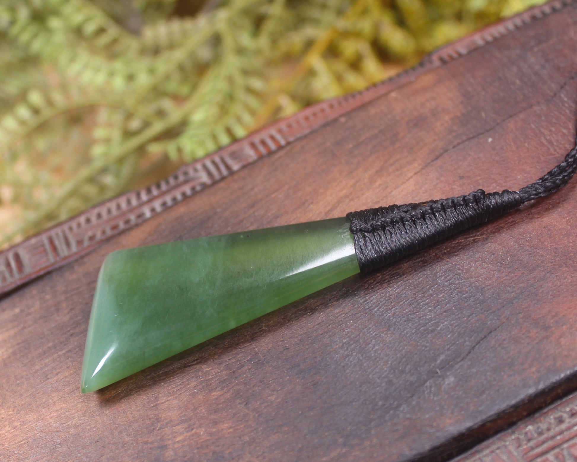 Toki or Adze Pendant carved from Tangiwai Pounamu - NZ Greenstone