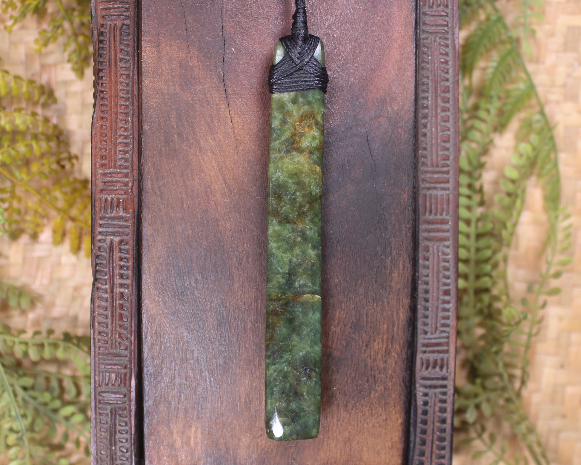 Hapopo Pounamu Toki - NZ Greenstone