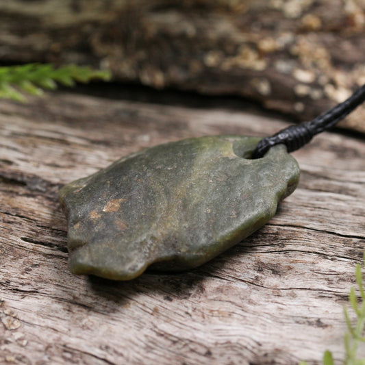 NZ Greenstone Small Freeform Pendant Rimu Pounamu
