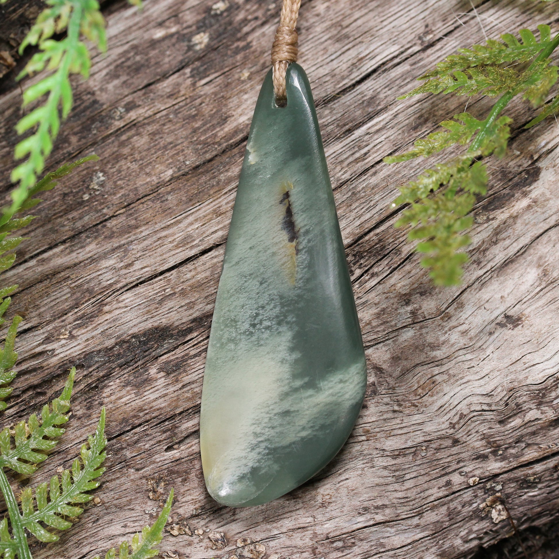 NZ Greenstone Medium Freeform Pendant Inanga Pounamu