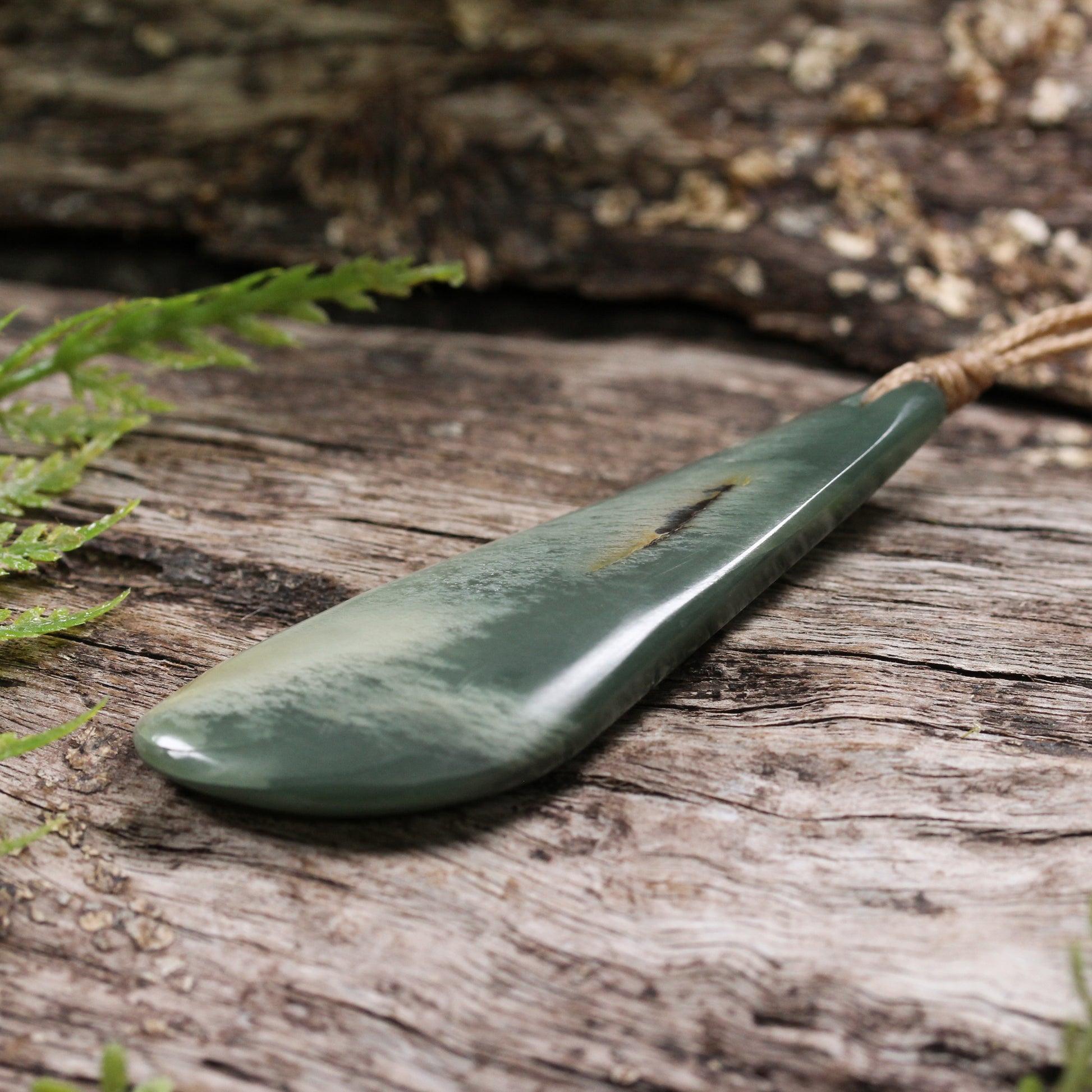 NZ Greenstone Medium Freeform Pendant Inanga Pounamu