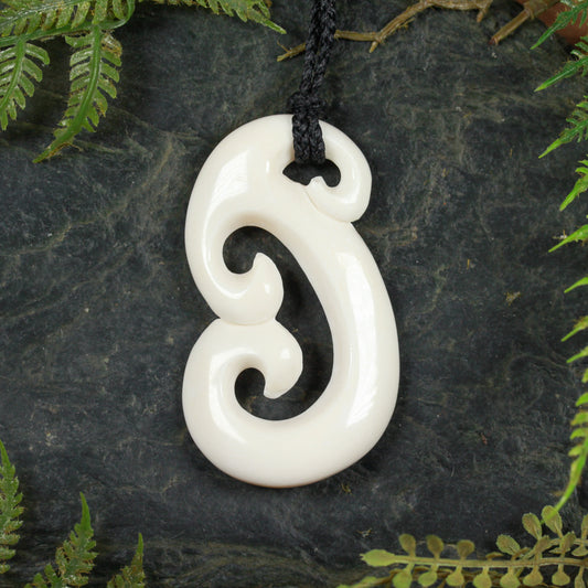 NZ Bone Medium Hammerhead Pendant (BN204)