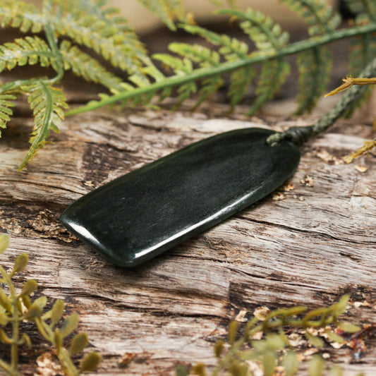 NZ Greenstone Small Freeform Toki Pendant (BN184) Kawakawa Pounamu