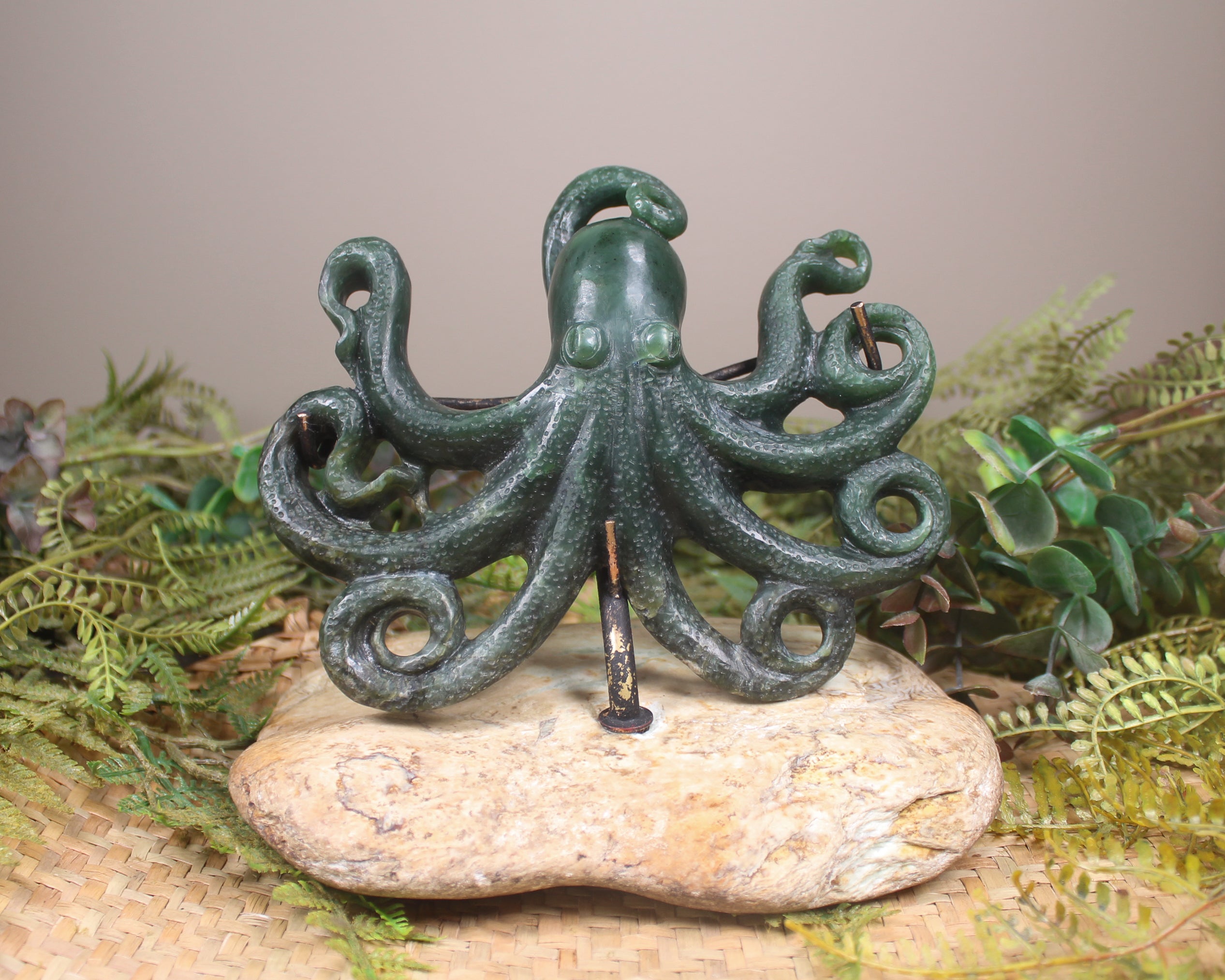 Te Wheke or Octopus sculpture carved from Kawakawa Pounamu - NZ Greenstone