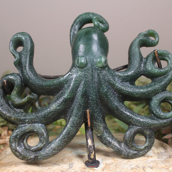 Te Wheke or Octopus sculpture carved from Kawakawa Pounamu - NZ Greenstone