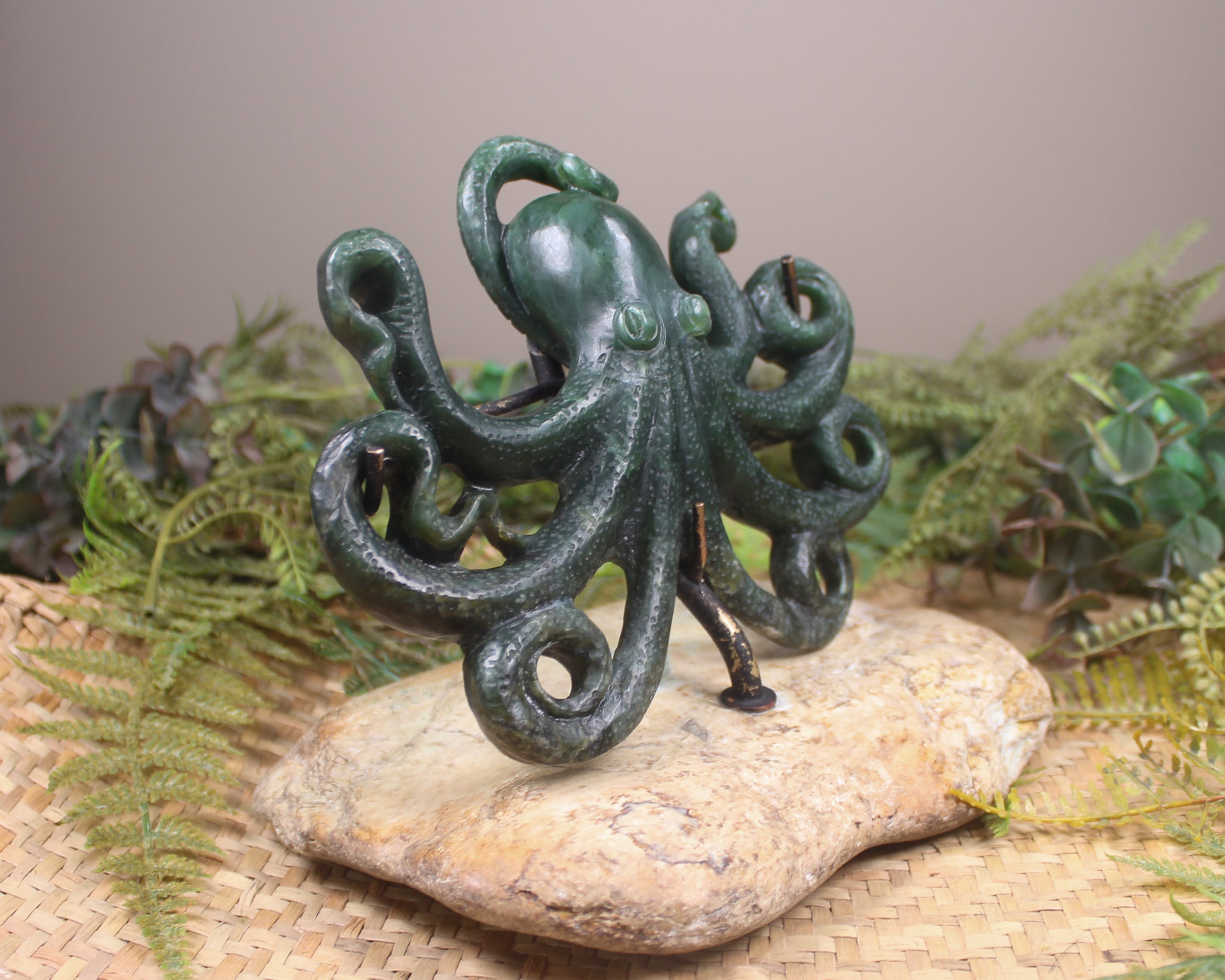 Te Wheke or Octopus sculpture carved from Kawakawa Pounamu - NZ Greenstone