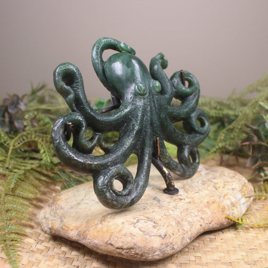 Te Wheke or Octopus sculpture carved from Kawakawa Pounamu - NZ Greenstone