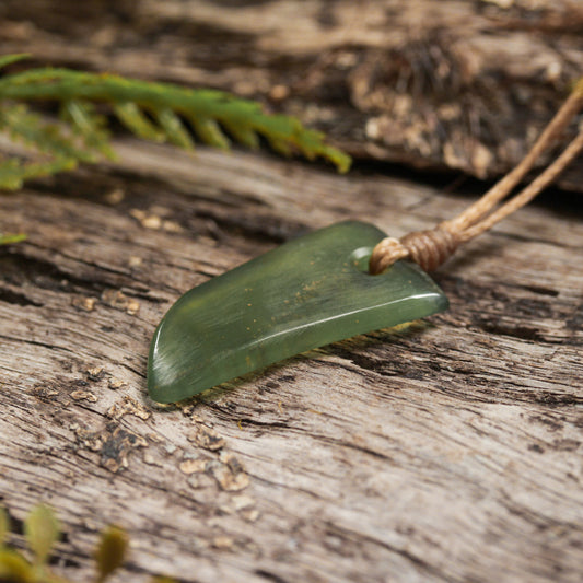 NZ Greenstone XSmall Freeform Niho Taniwha Tooth Pendant (BN186) Tangiwai Pounamu