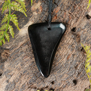 NZ Black Obsidian Small Freeform Niho Taniwha Tooth Pendant (BP765)