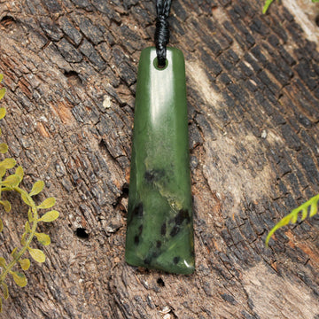 NZ Greenstone Small Freeform Toki Pendant (BP768) Hapopo Pounamu