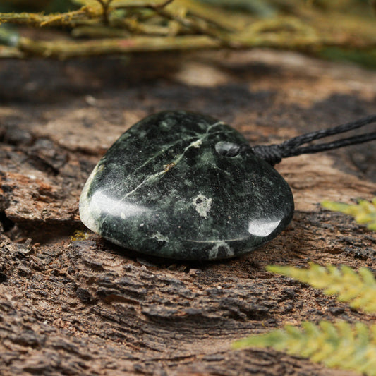 NZ Serpentine Small Freeform Heart Pendant (BP766)
