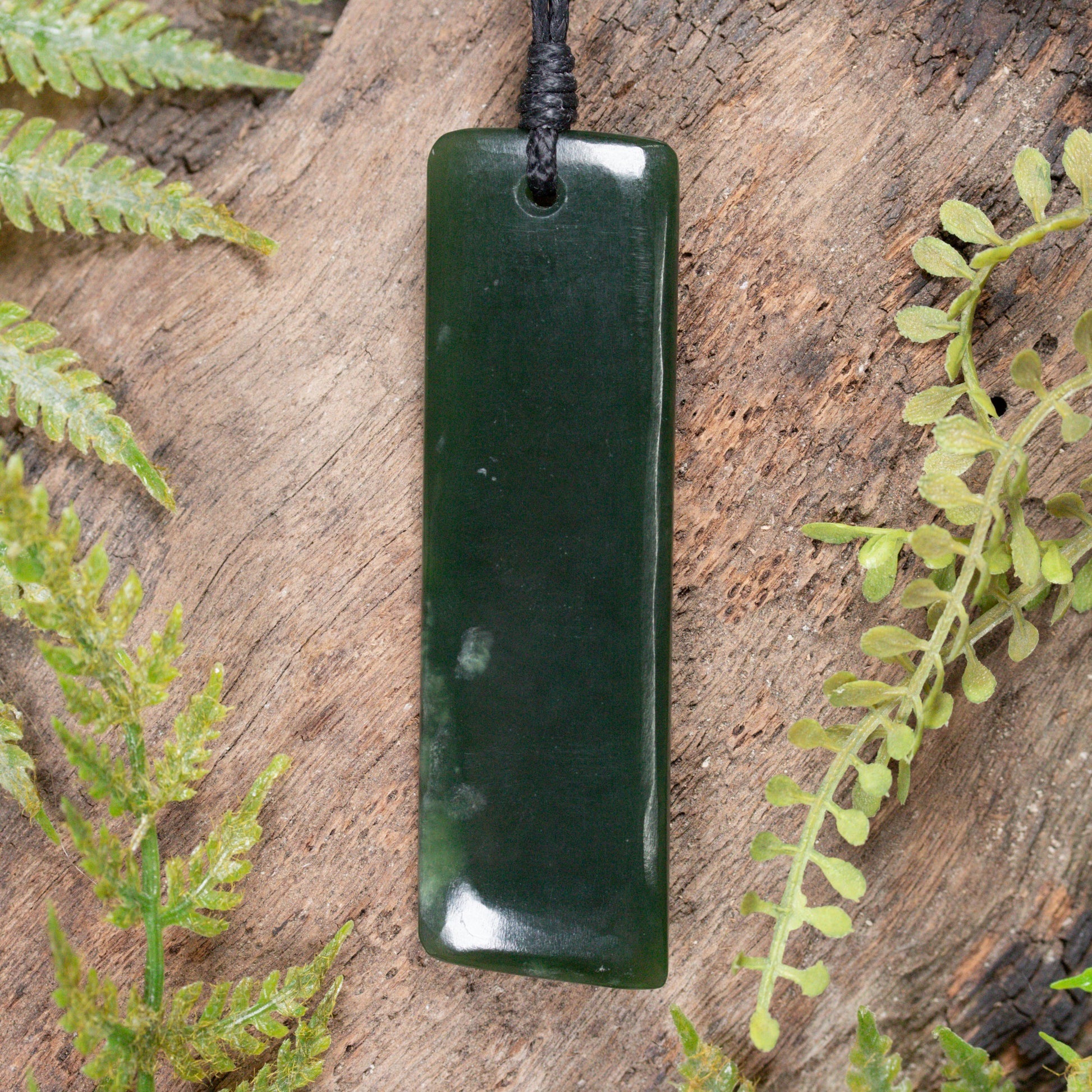 NZ Greenstone Medium Freeform Toki Pendant Kawakawa Pounamu