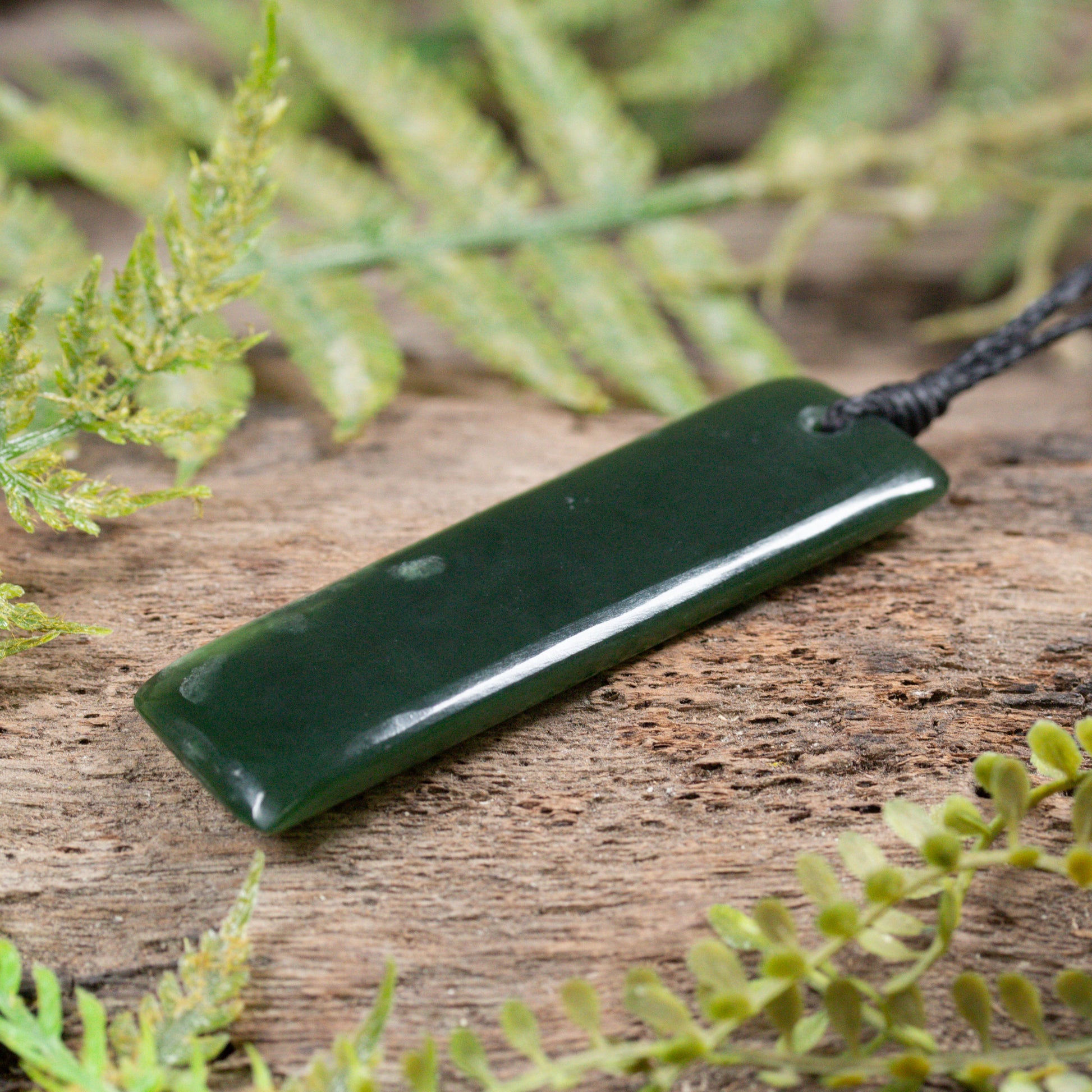 NZ Greenstone Medium Freeform Toki Pendant Kawakawa Pounamu