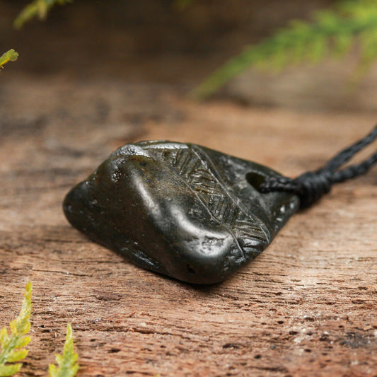 NZ Serpentine XSmall Freeform Pendant (BN216)