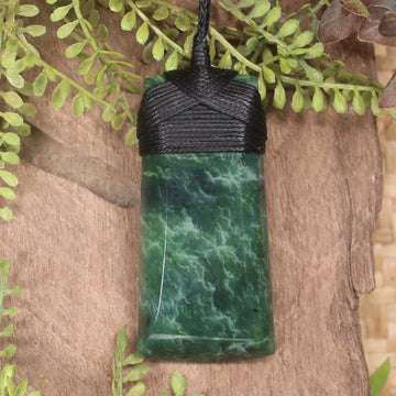 Kawakawa Pounamu Toki