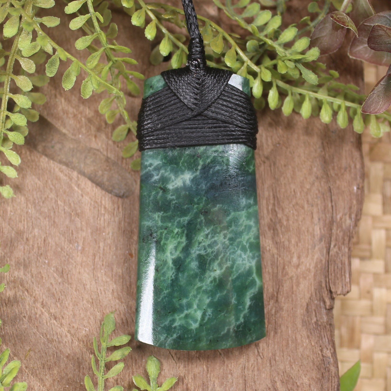 Kawakawa Pounamu Toki