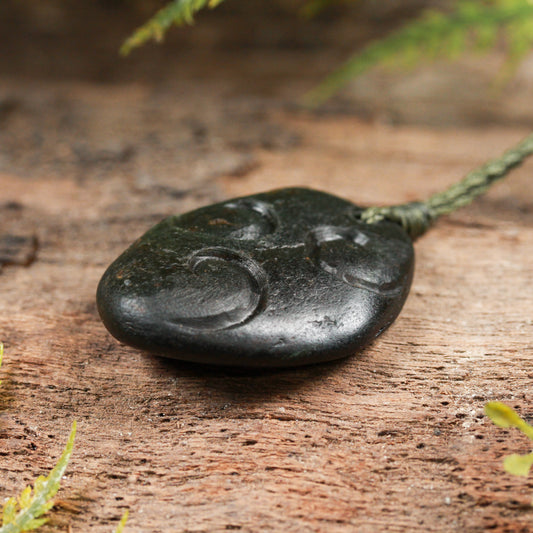 NZ Serpentine Small Freeform Pendant (BN221)