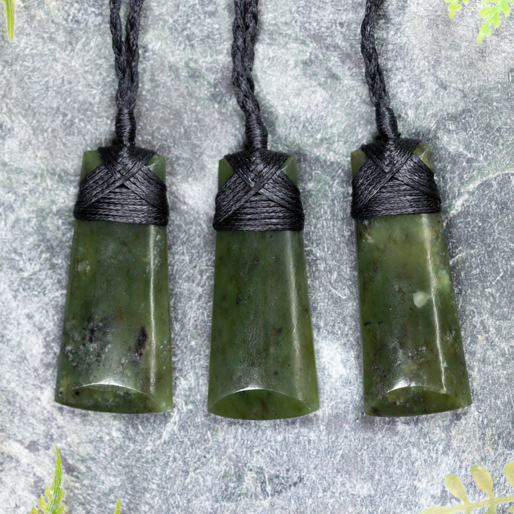 NZ Greenstone XSmall Toki Pendant Rimu Pounamu